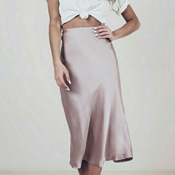 Rachel Zoe Dresses & Skirts - Rachel Zoe Satin Midi Skirt in Champagne